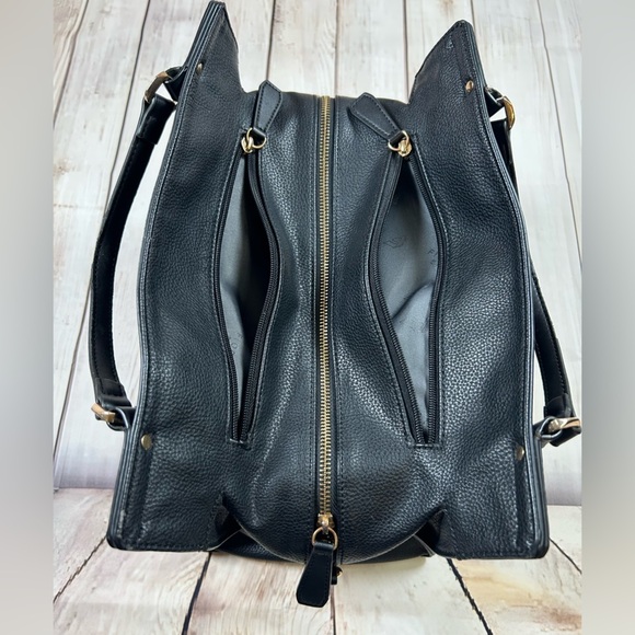 Giorgio Fiorelli Black Handbag with Elegant Gold Hardware - Picture 4 of 14